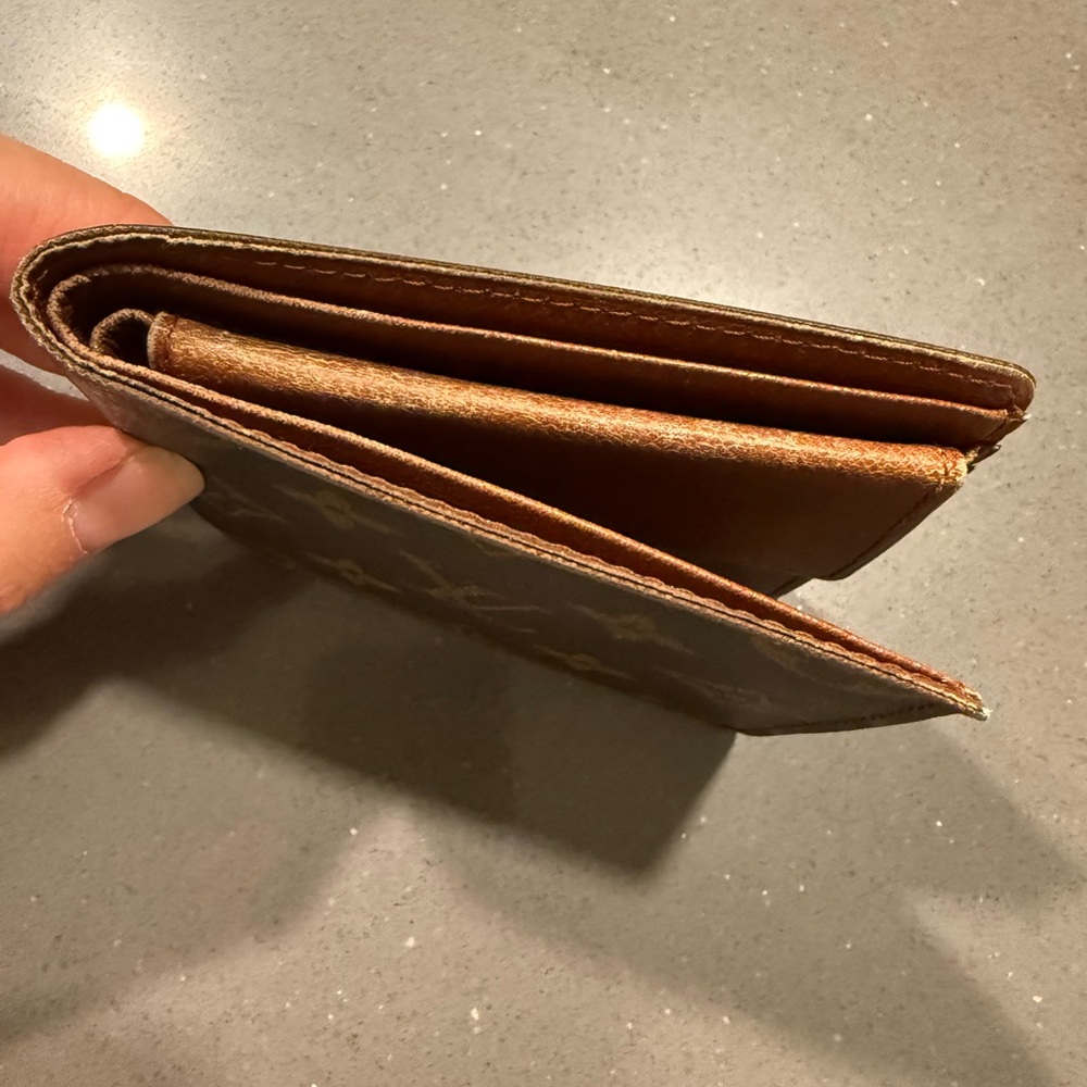 Louis Vuitton Brown Monogram Bifold Wallet + COA. EUC - Picture 2 of 7